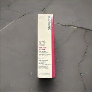 StriVectin Peptide Plump Serum - White and Pink